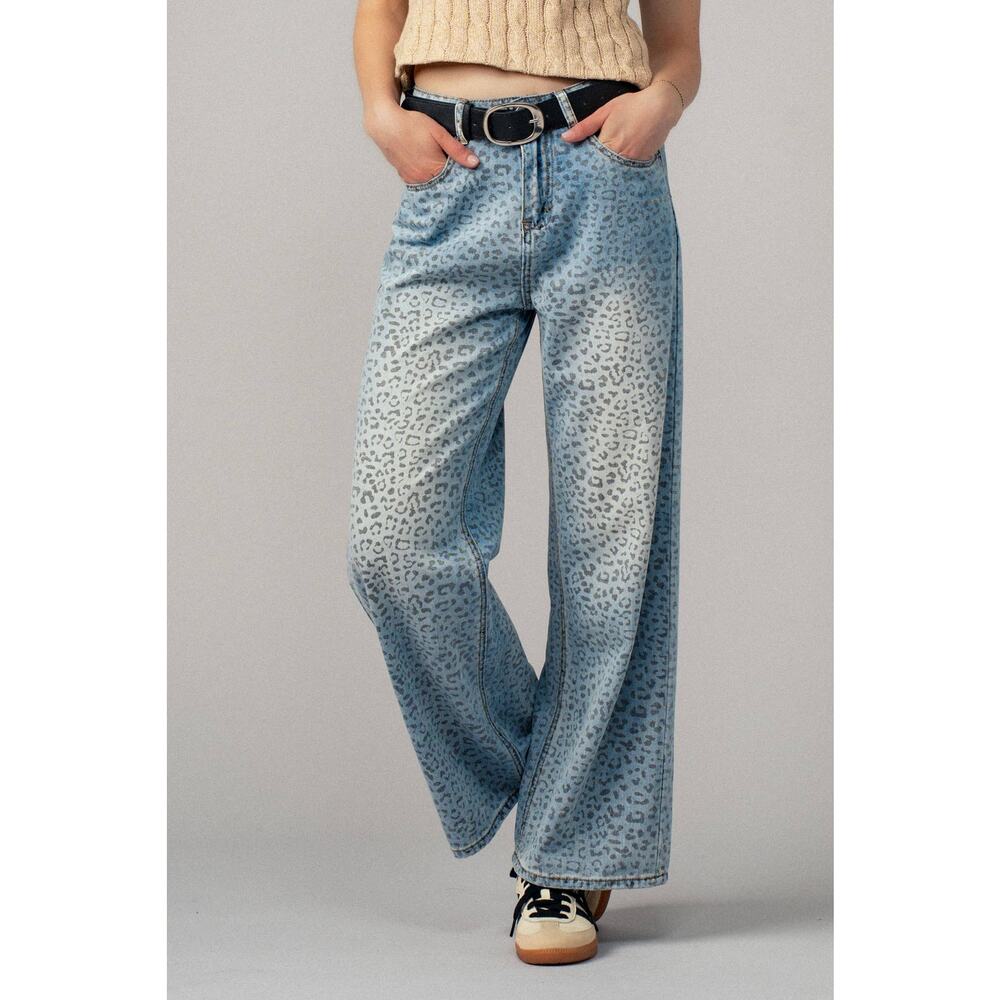 NWOT Wide Leg Leopard-Print Denim Jeans - Light Blue